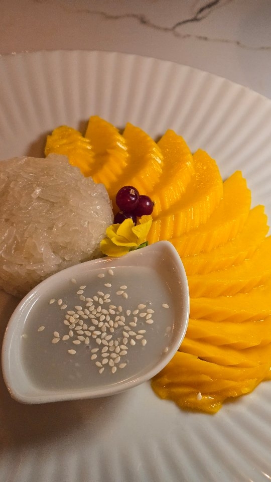 🇹🇭 Une adresse lilloise qui mérite clairement le détour !

White Lotus nous a régalés avec ses spécialités thaïlandaises généreuses, ses saveurs authentiques et son accueil chaleureux. 

🎁Pour tenter de découvrir cette adresse à votre tour, je vous propose de remporter un menu entrée/plat/dessert  pour 2 personnes. 

Pour jouer, c'est simple :
🌿 Abonnez-vous à mon compte @sorties_culturelles_lille et à celui de White Lotus @whitelotuslille
❤️ Likez cette publication
👯 Taguez en commentaire la personne qui vous accompagnera
➡️ Partagez le concours en story (et identifie nous)

📅 Tirage au sort le 23 août. La personne gagnante sera contactée uniquement par message privé.

Alors, avec qui aimeriez-vous partager ce repas ? 👇

📍 White Lotus
4 rue du Curé Saint-Étienne, 59800 Lille
🗓️ Fermé le dimanche

Invitation — collaboration commerciale ✨